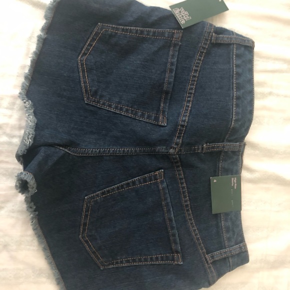 BRAND NEW jean shorts - Picture 3 of 3